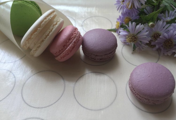 картинка Тефлоновый коврик для макаронс с трафаретом 30*40 см 134080 от магазина Одежда-