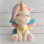 Фигурка из шоколадной глазури "Единорожка радужный" с золотым рогом