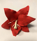 Сахарный цветок Лилия из мастики красная, длина цветка 10 см