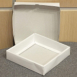 Коробка для пряников и печенья белая МЕЛОВАННАЯ без окна 160*160*35 мм