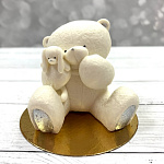 Фигурка из шоколадной глазури "Мишка с игрушкой белый" высота 6,5 см