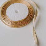 Лента атласная золотисто-бежевая (054) , ширина 6 мм, длина 22,86 м