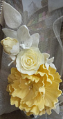 Букет сахарный желтый пион с золотой розой, длина ветки 25 см